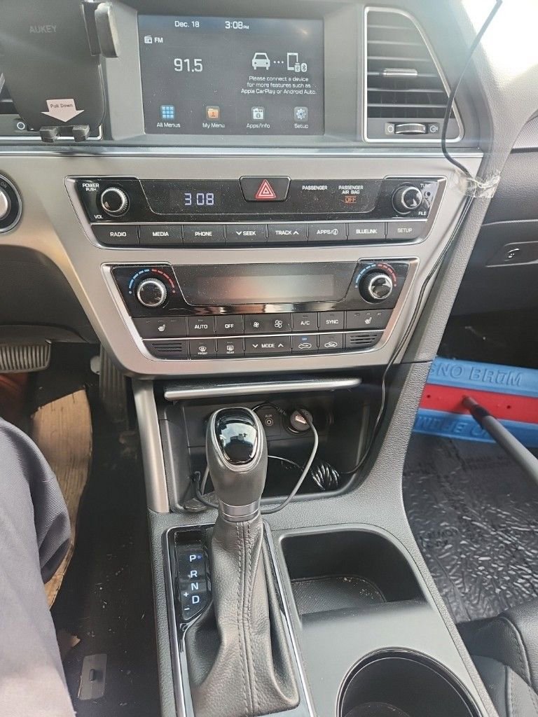 Used 2016 Hyundai Sonata Sport w/ Option Group 02 image 5