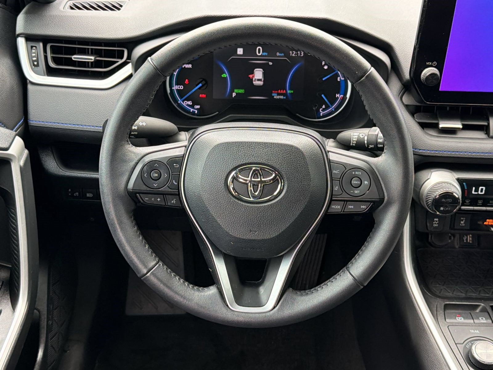 Used 2023 Toyota RAV4 XSE AWD/4WD image 11