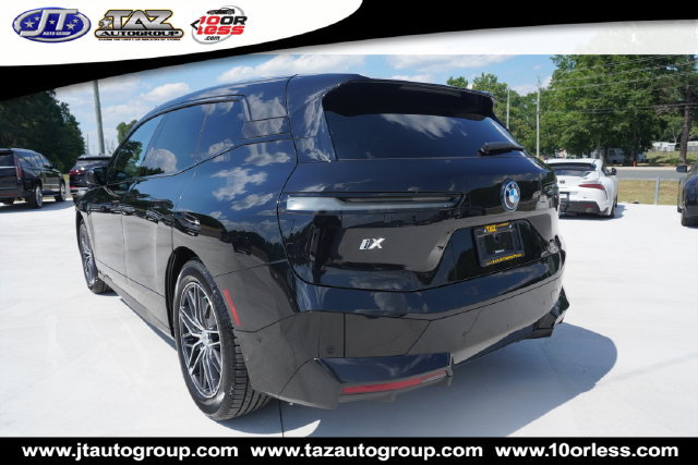 Used 2022 BMW iX xDrive50 w/ Sport Package AWD/4WD image 5