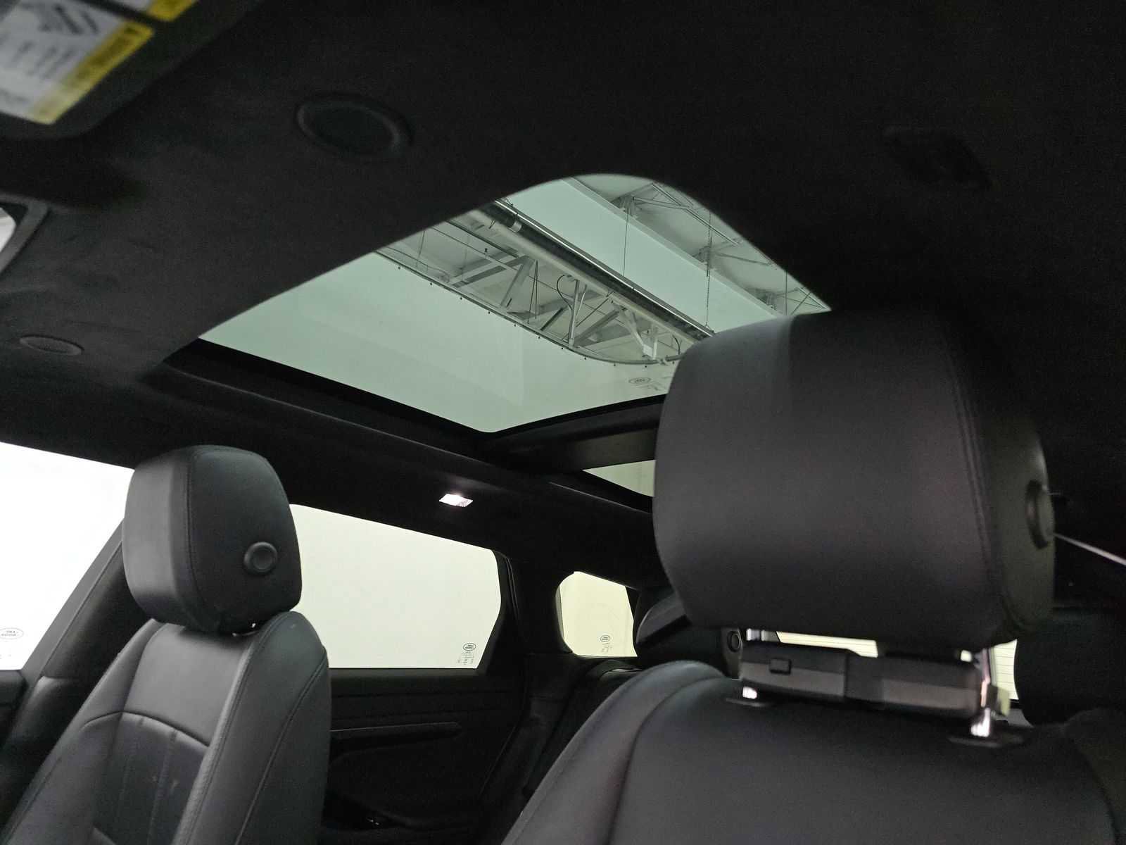 Used 2023 Land Rover Range Rover Evoque HST AWD/4WD image 17