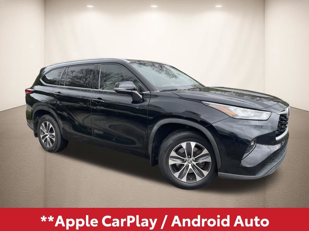 Used 2020 Toyota Highlander XLE image 3