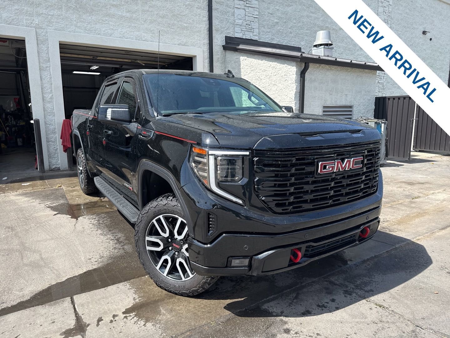 Used 2022 GMC Sierra 1500 AT4 w/ AT4 Premium Package image 1