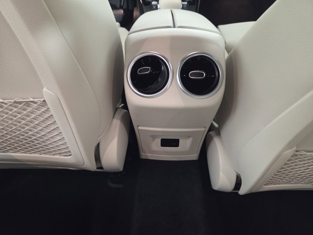 Used 2023 Mercedes-Benz CLA 250 4MATIC w/ Premium Package image 27