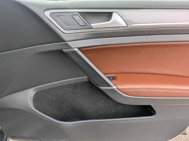 Used 2019 Volkswagen Golf Alltrack S image 21