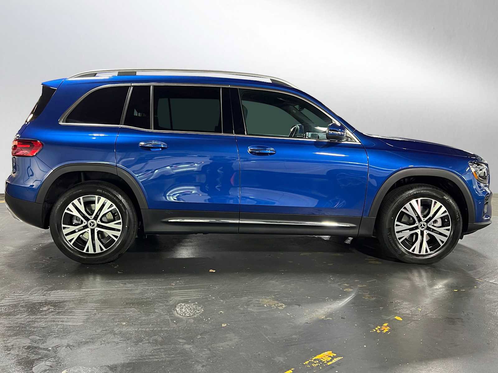 New 2025 Mercedes-Benz GLB 250 4MATIC image 8