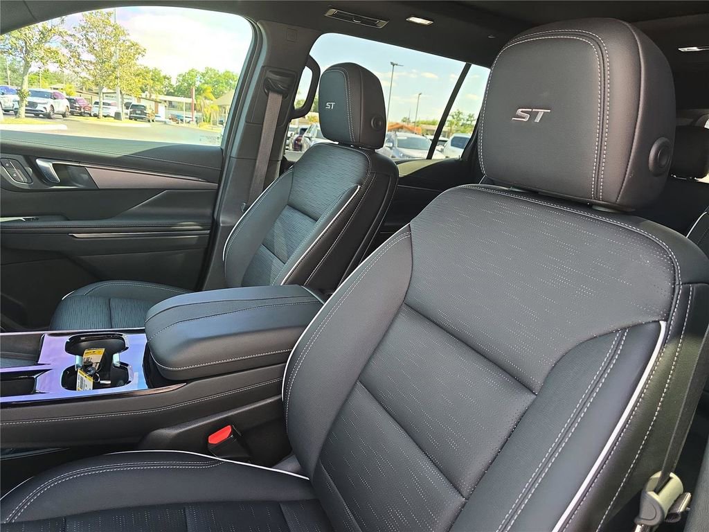 Used 2025 Buick Enclave Sport Touring w/ Power Package image 21