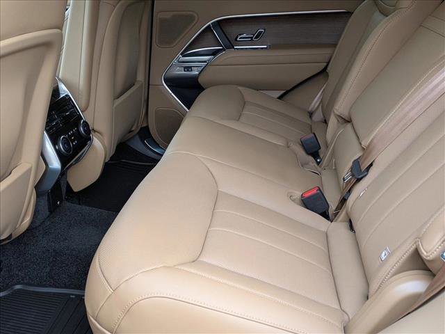 New 2026 Land Rover Range Rover SE image 17
