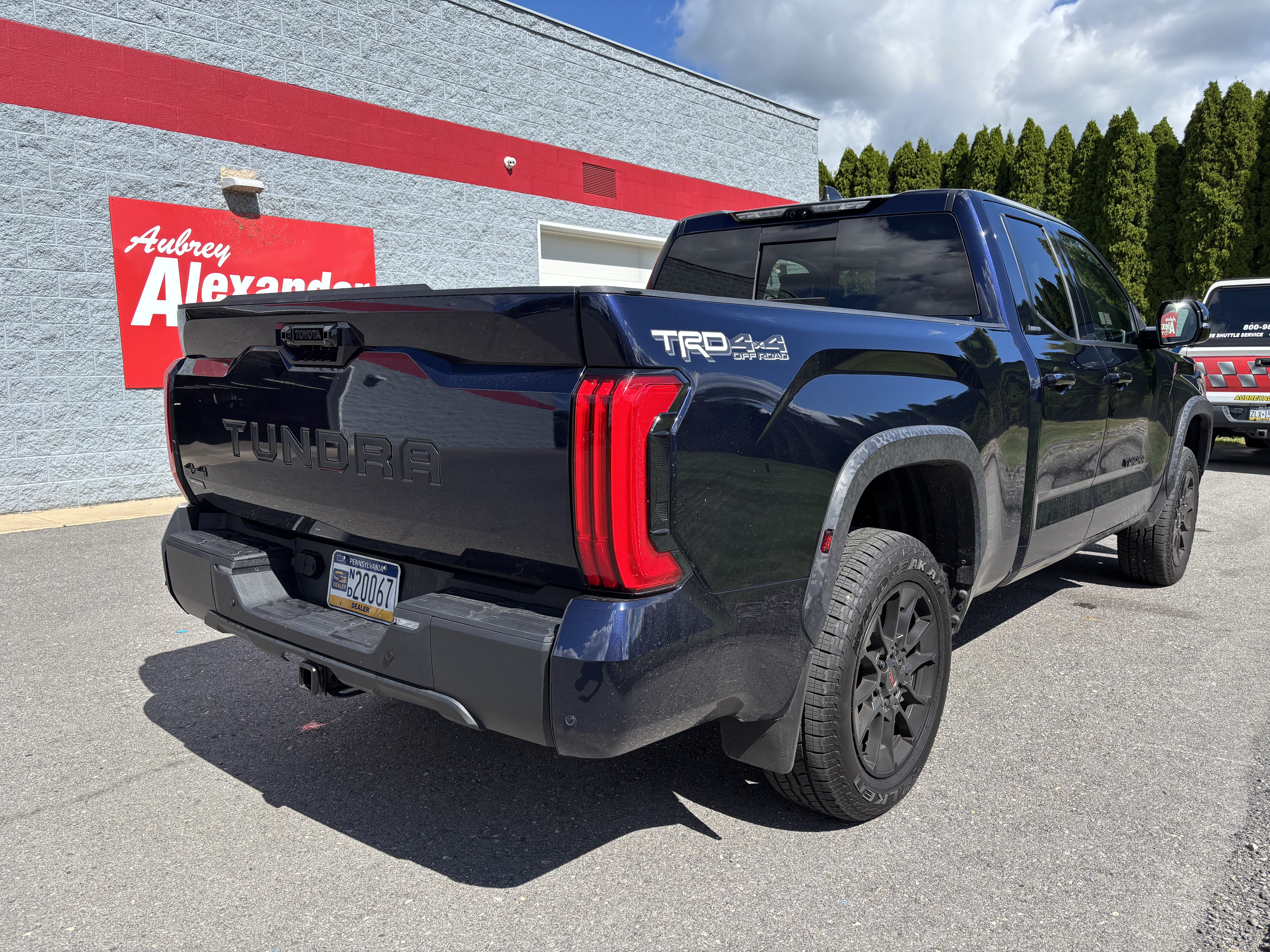 Used 2024 Toyota Tundra Limited w/ TRD Off-Road Package AWD/4WD video 3