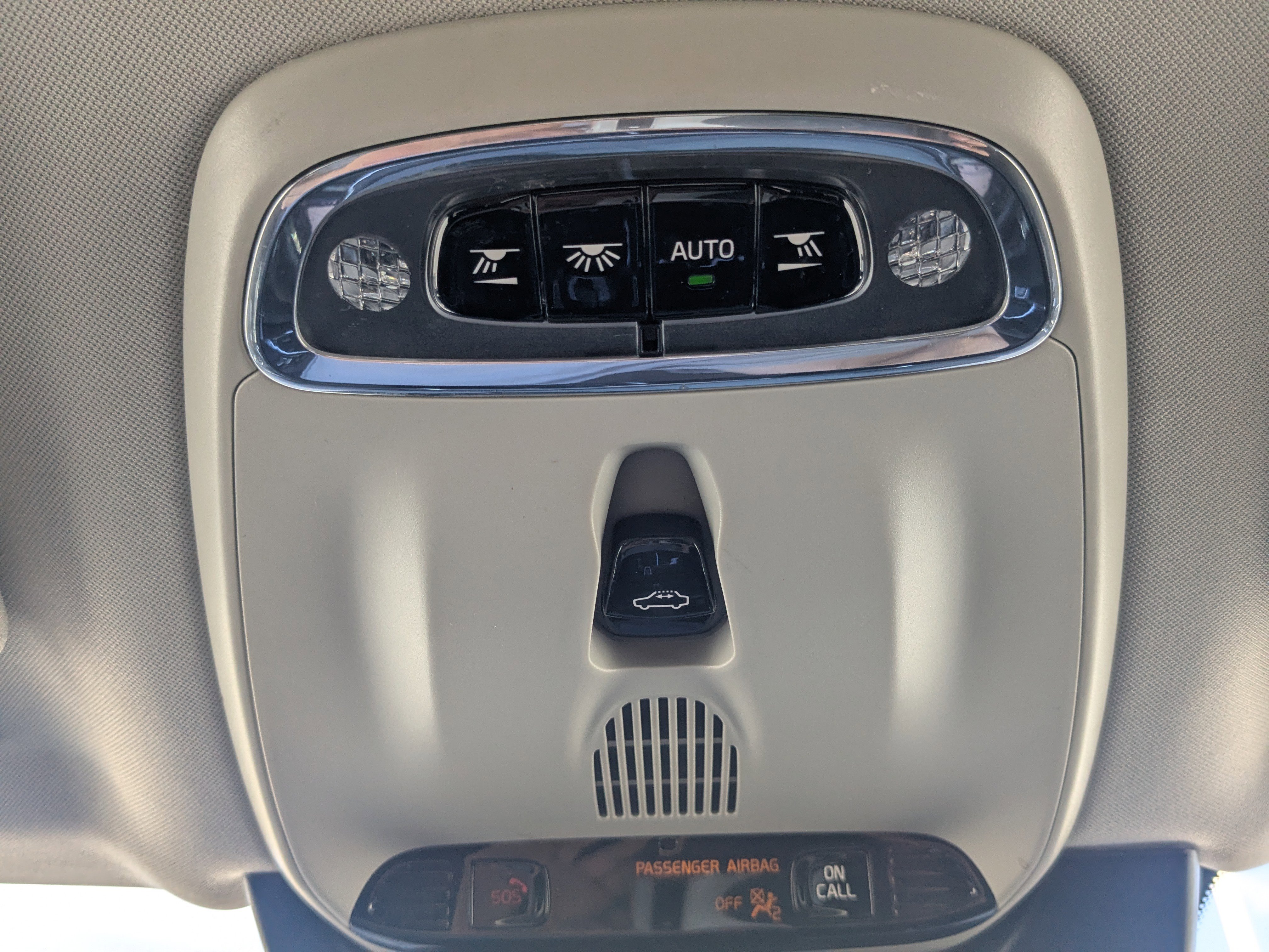 Used 2017 Volvo XC90 T6 Momentum w/ Vision Package image 38