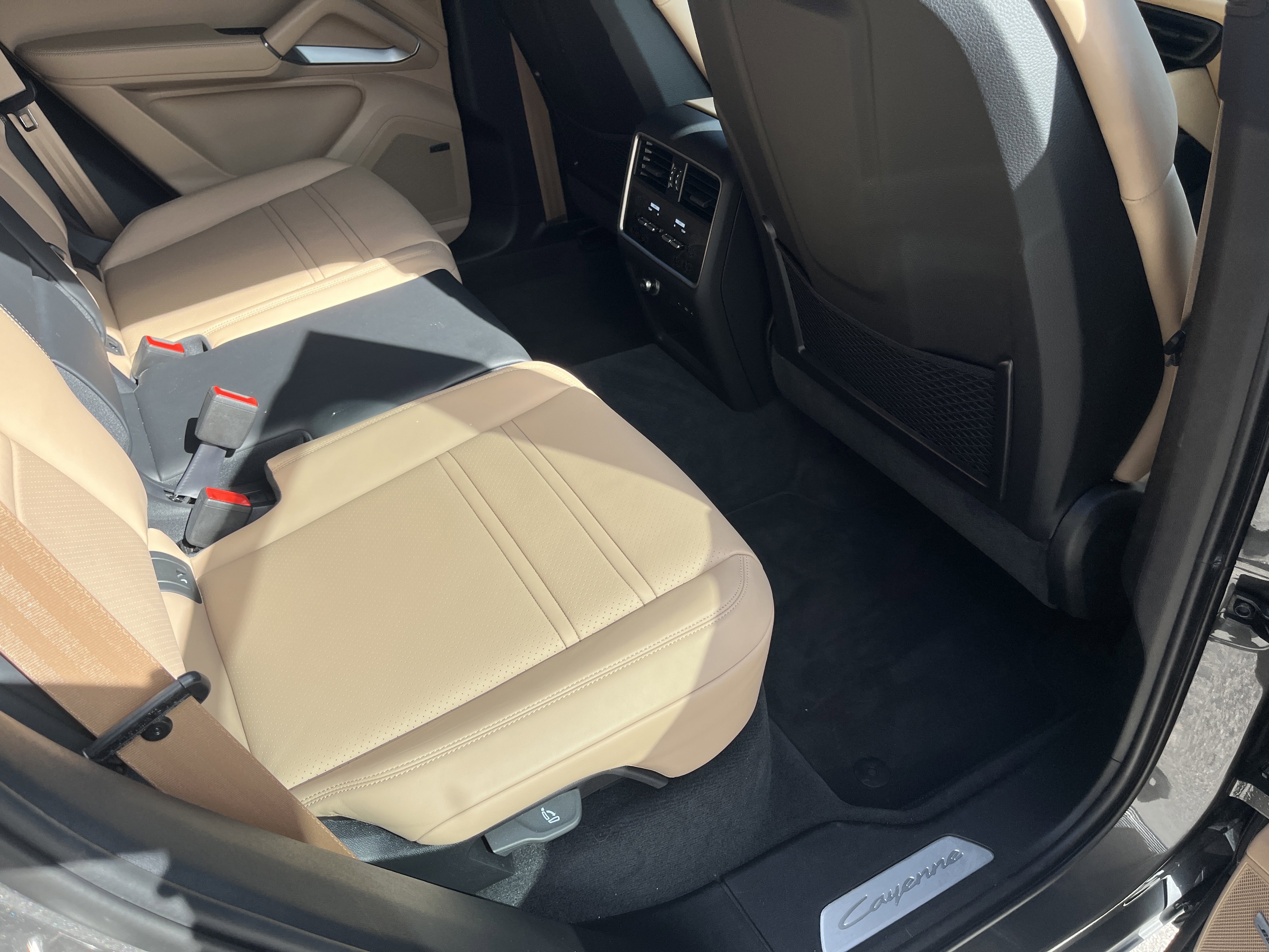 Certified 2025 Porsche Cayenne image 22