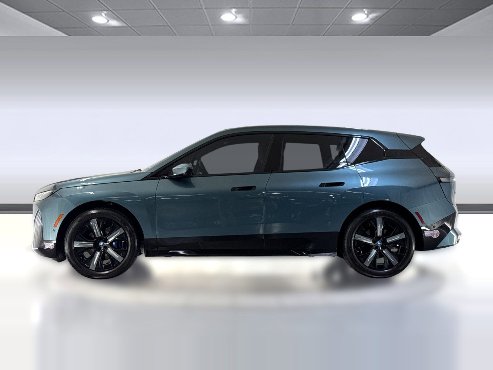 Used 2024 BMW iX xDrive50 w/ Sport Package image 2