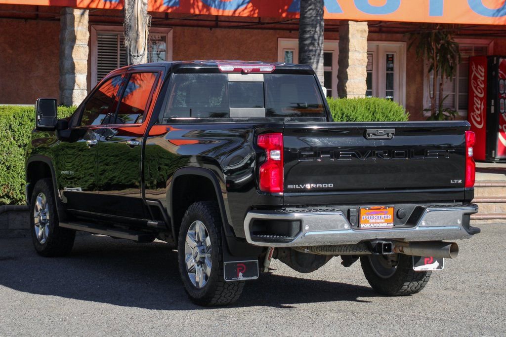 Used 2020 Chevrolet Silverado 2500 LTZ w/ LTZ Premium Package AWD/4WD image 6