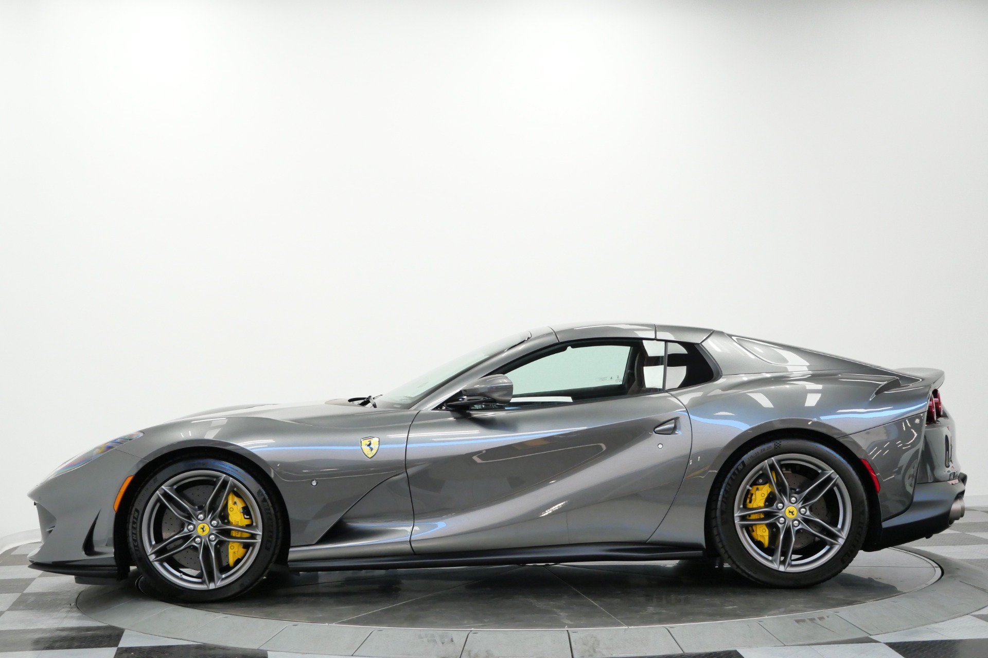 Used 2021 Ferrari 812 GTS RWD image 6