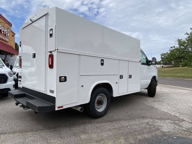 New 2026 Ford E-350 and Econoline 350 Super Duty w/ Power Equipment Group RWD image 3