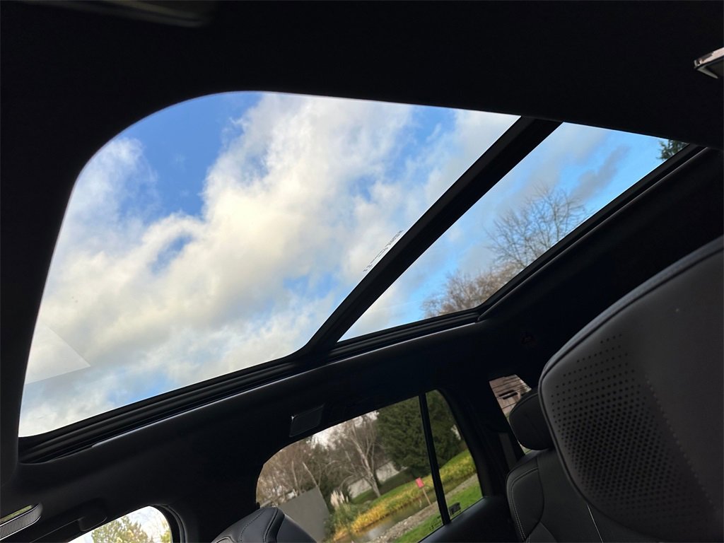 New 2026 Cadillac Vistiq Sport image 24