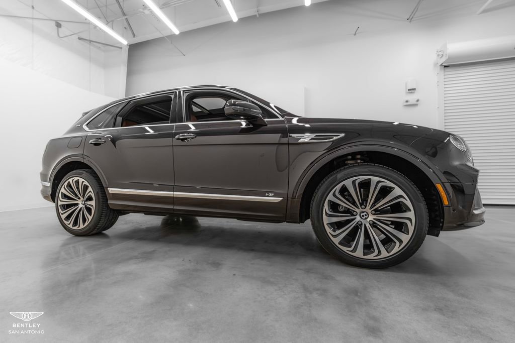 Used 2021 Bentley Bentayga AWD/4WD image 5