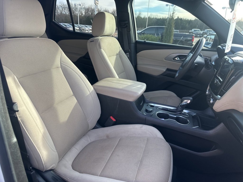 Used 2022 Chevrolet Traverse LS w/ Midnight/Sport Edition image 20