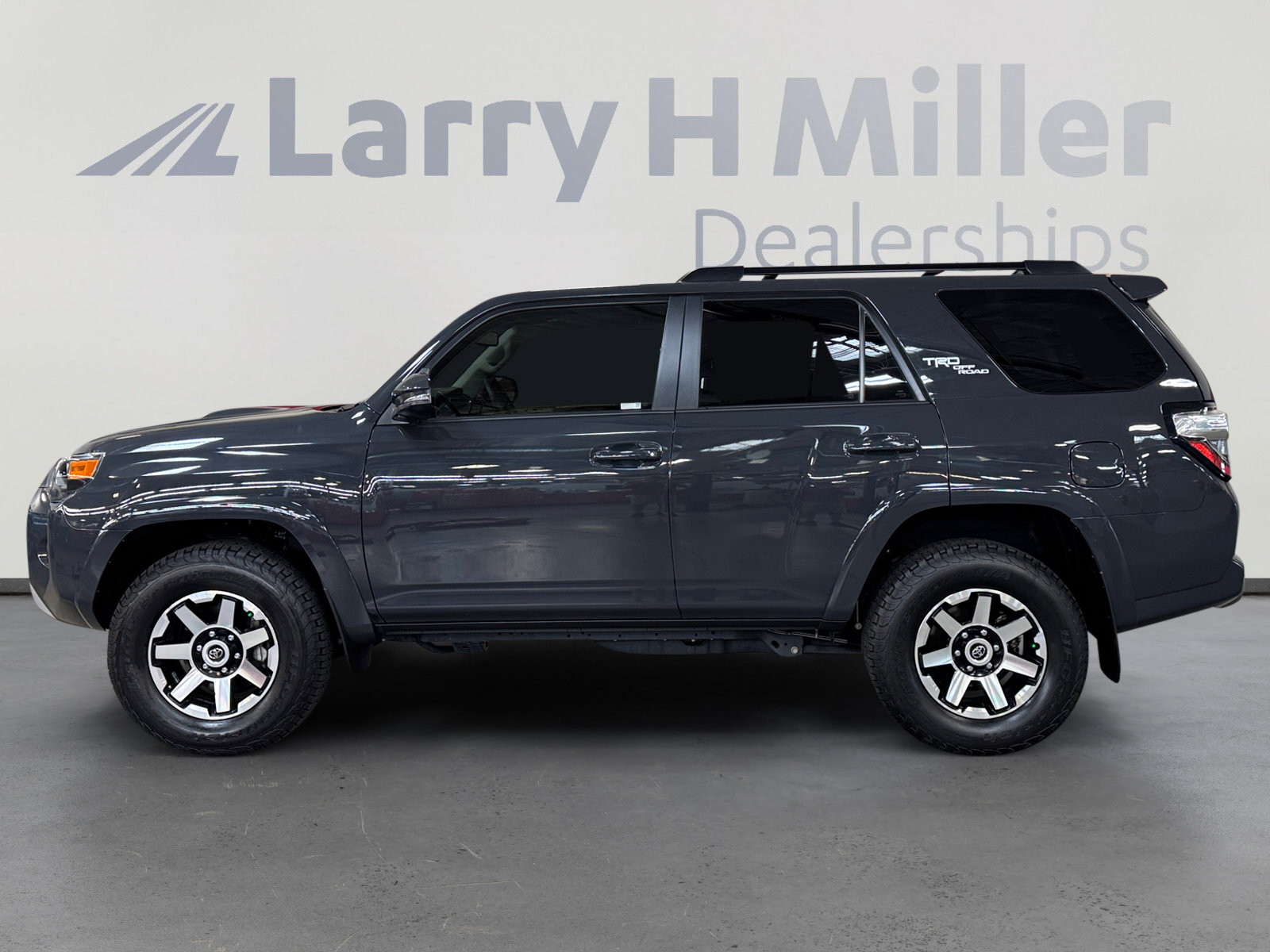 Certified 2024 Toyota 4Runner TRD Off-Road Premium w/ Moonroof Package AWD/4WD image 2