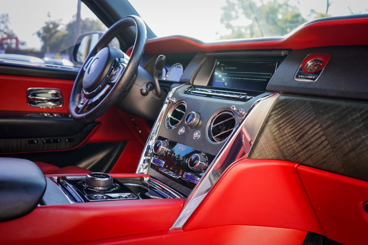 Used 2019 Rolls-Royce Cullinan AWD/4WD image 13