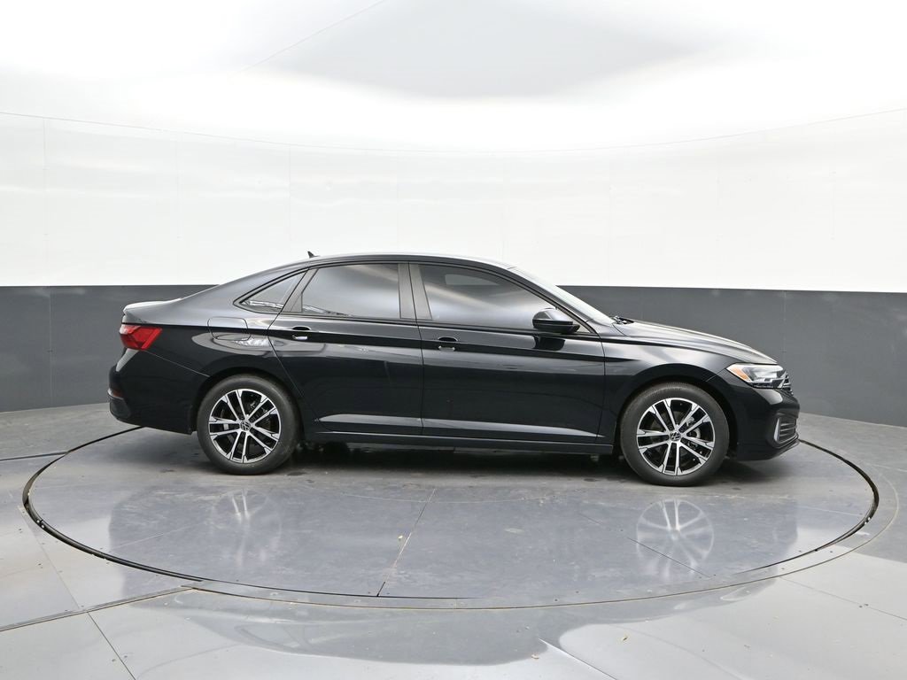 Used 2022 Volkswagen Jetta Sport image 23