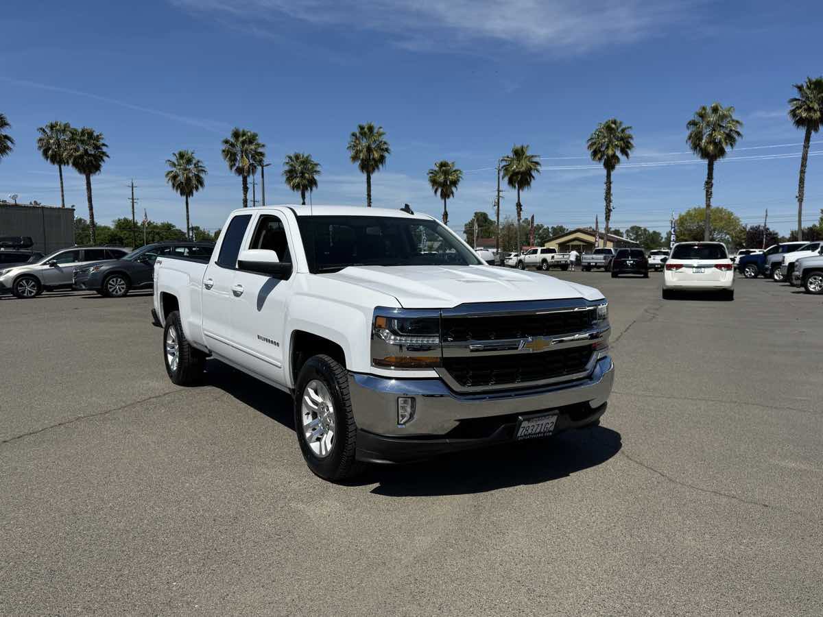 Used 2017 Chevrolet Silverado 1500 LT w/ All Star Edition AWD/4WD image 3