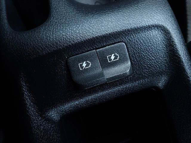 Used 2020 Nissan Versa SV FWD image 13