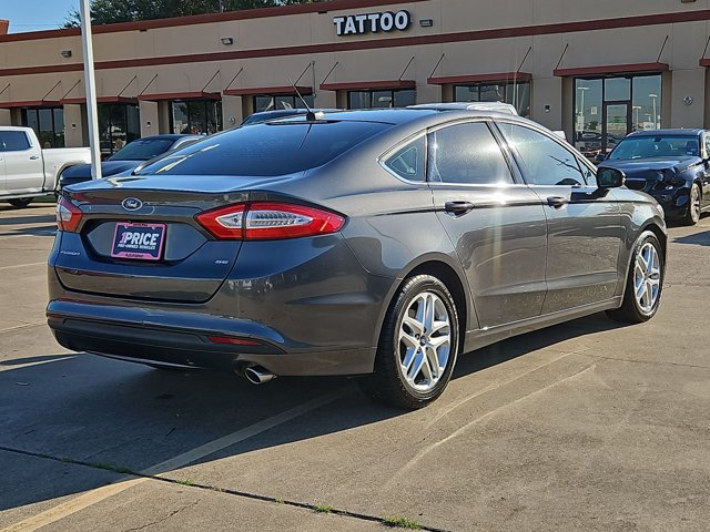 Used 2015 Ford Fusion SE FWD image 5
