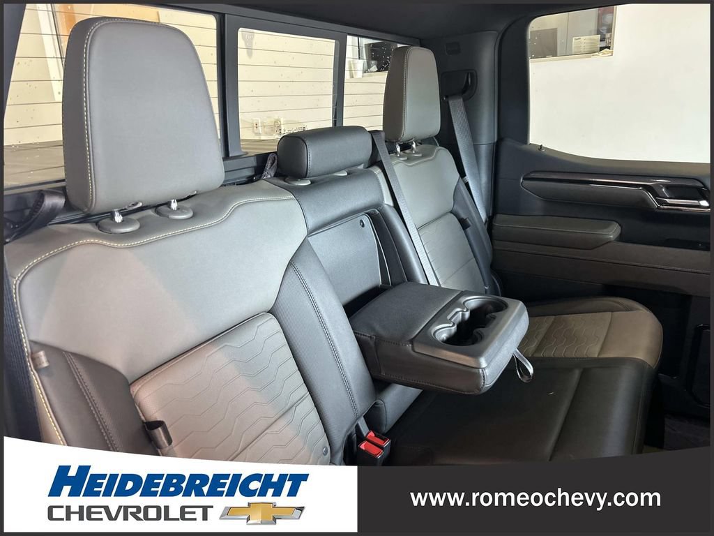 Used 2024 Chevrolet Silverado 1500 ZR2 w/ Technology Package AWD/4WD image 33
