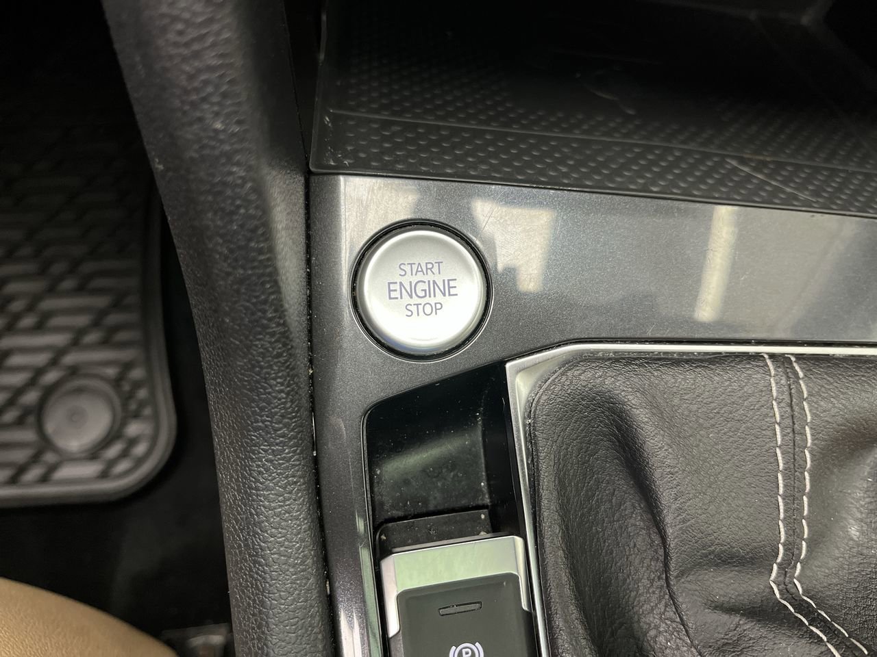 Used 2022 Volkswagen Tiguan SE AWD/4WD image 21