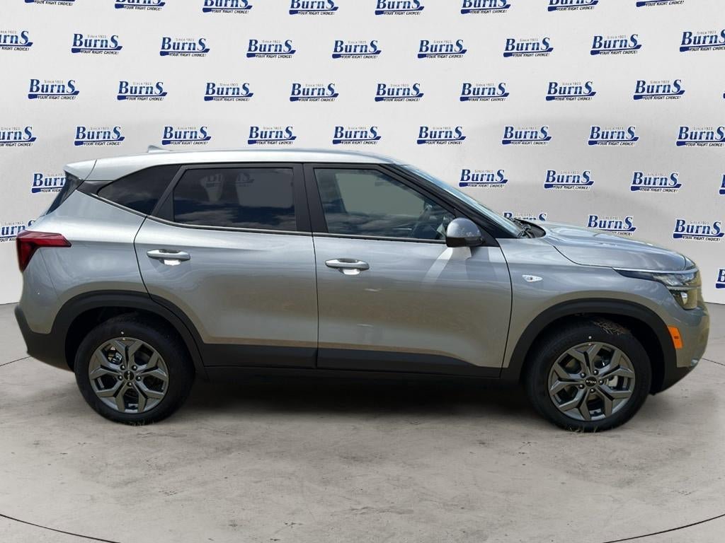 New 2026 Kia Seltos LX FWD image 8
