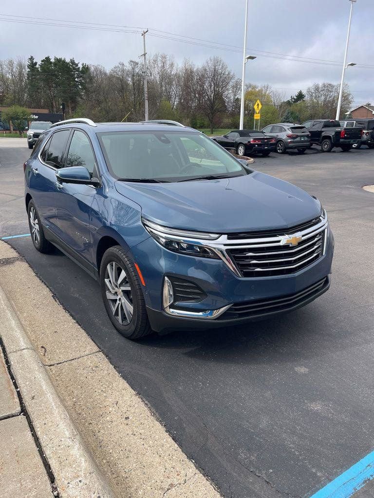 Used 2024 Chevrolet Equinox Premier AWD/4WD image 4