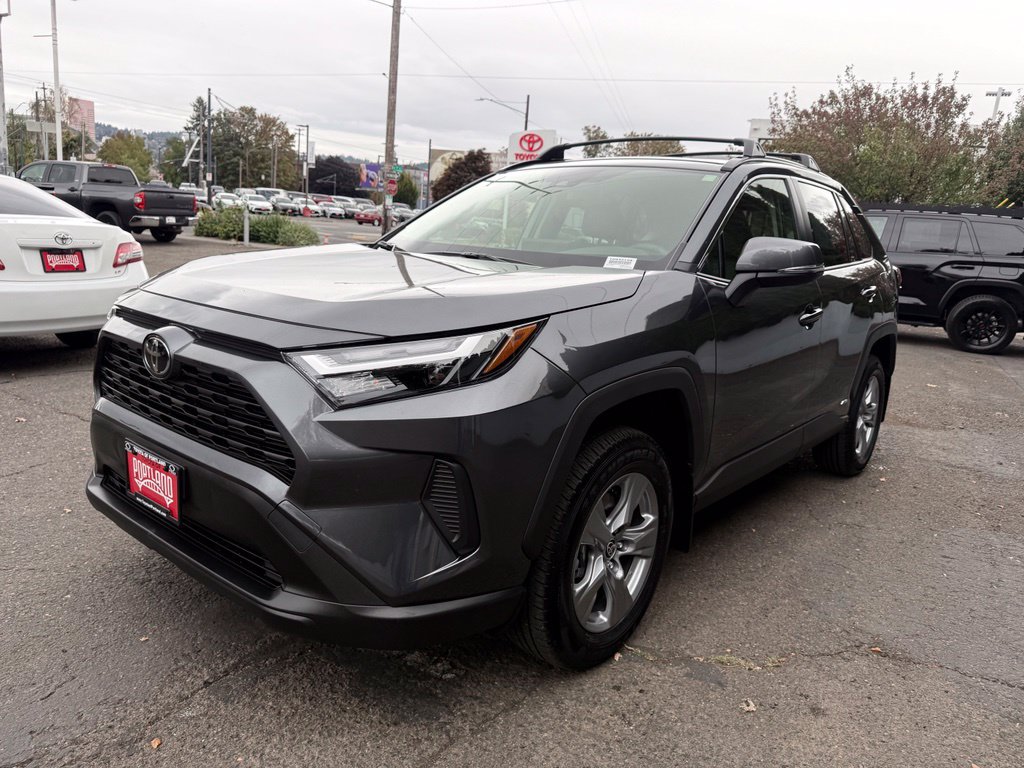 Used 2025 Toyota RAV4 XLE w/ Convenience Package AWD/4WD image 4