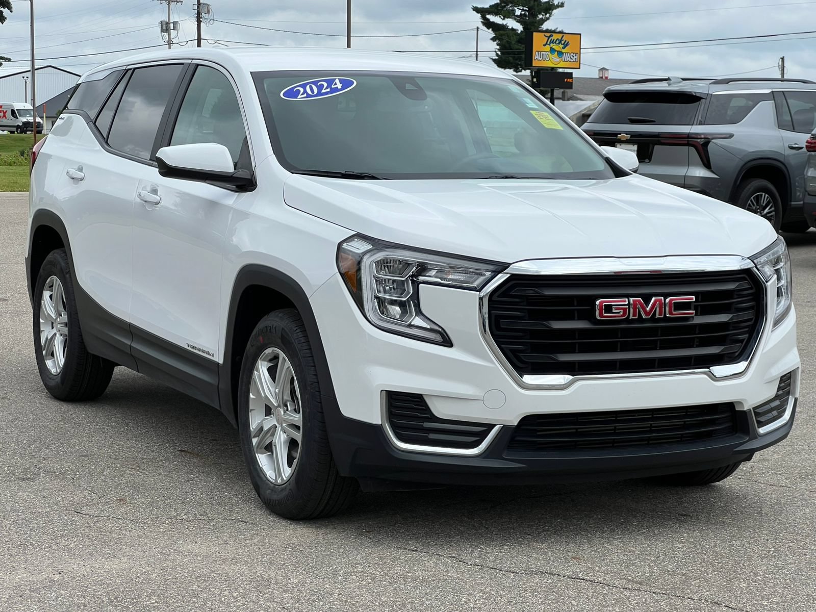 Used 2024 GMC Terrain SLE AWD/4WD image 38