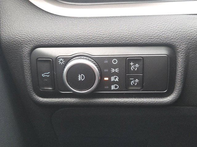 Used 2023 Ford Explorer XLT w/ Equipment Group 202A AWD/4WD image 28