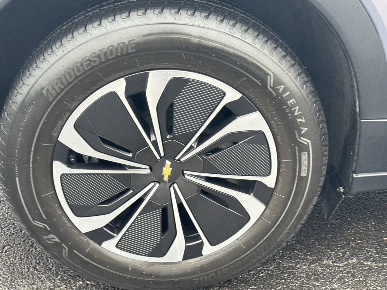 Used 2024 Chevrolet Blazer EV LT image 10