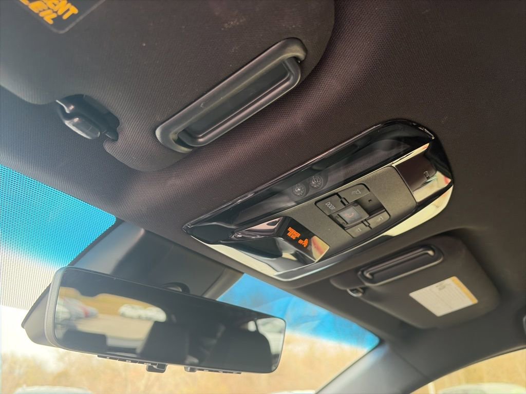 Used 2021 Toyota Venza Limited image 20