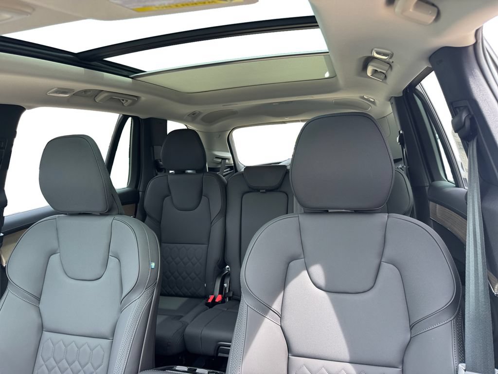 New 2026 Volvo XC90 B6 Plus w/ Protection Package Premier AWD/4WD image 23
