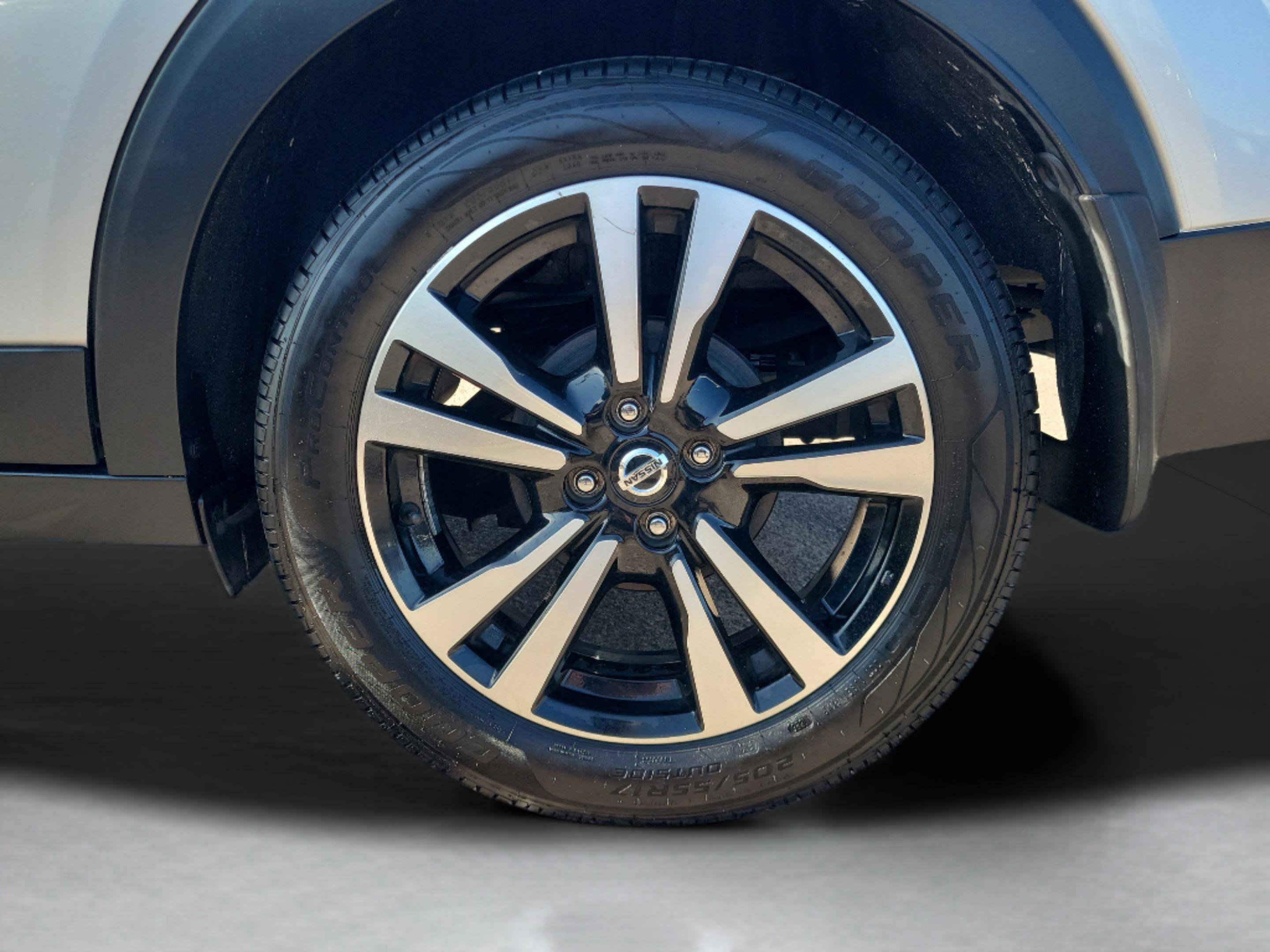 Certified 2020 Nissan Kicks SV image 7