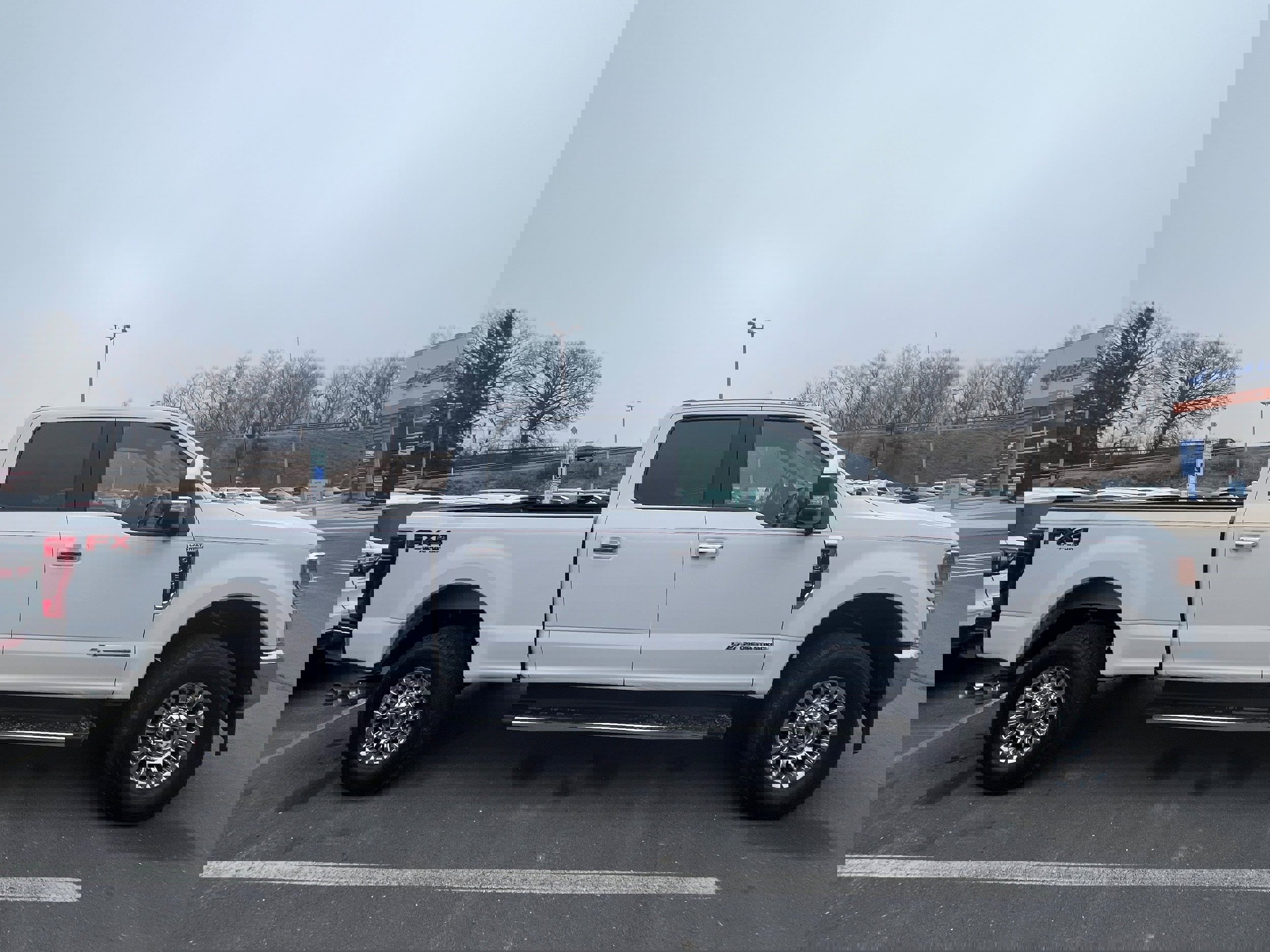 Certified 2020 Ford F350 Lariat w/ Chrome Package image 4