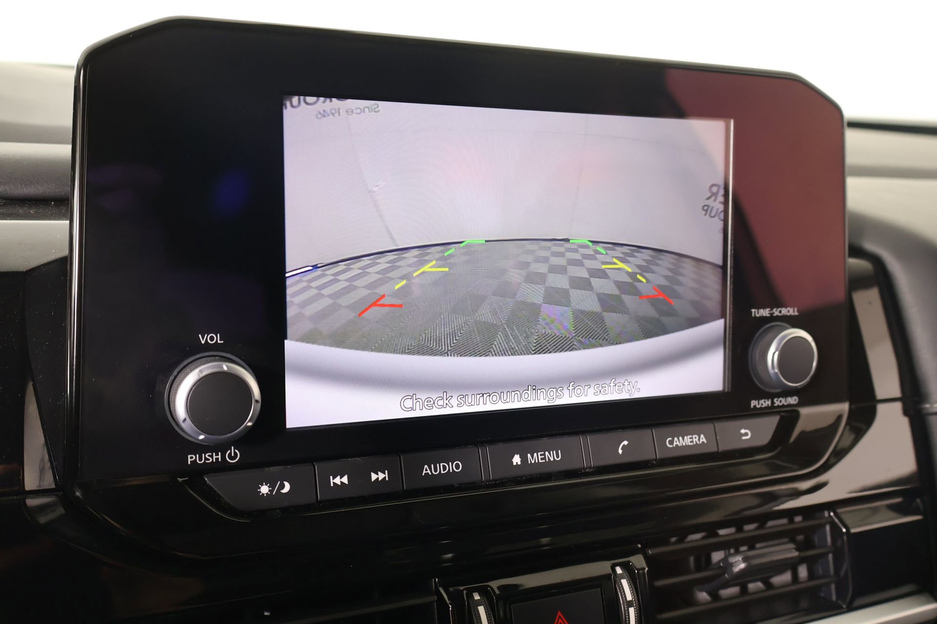 Used 2025 Nissan Pathfinder SV FWD image 6