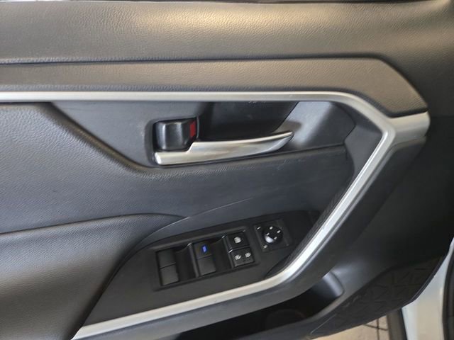 Used 2021 Toyota RAV4 XLE w/ Carpet Mat Package (TMS) image 13