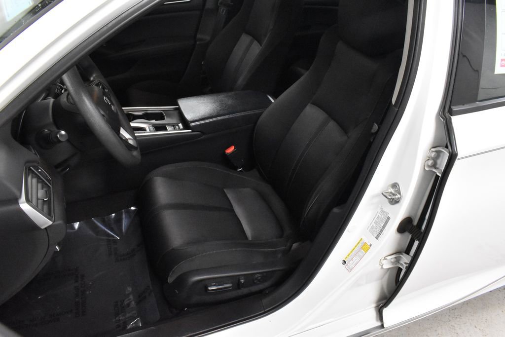 Used 2018 Honda Accord EX image 13