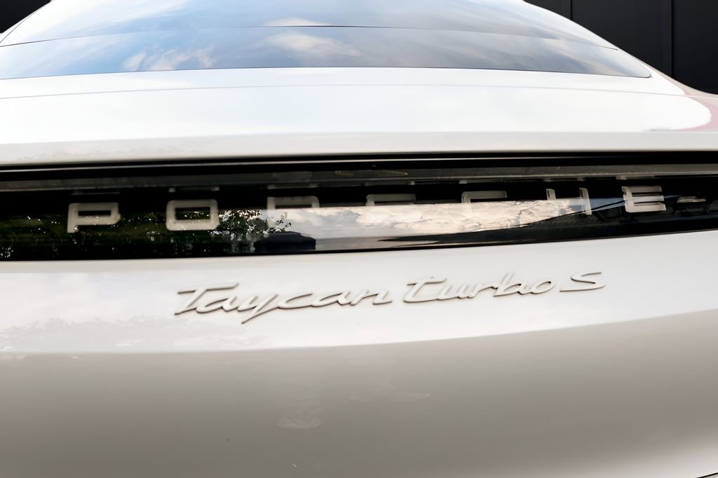 Used 2021 Porsche Taycan Turbo S AWD/4WD image 11