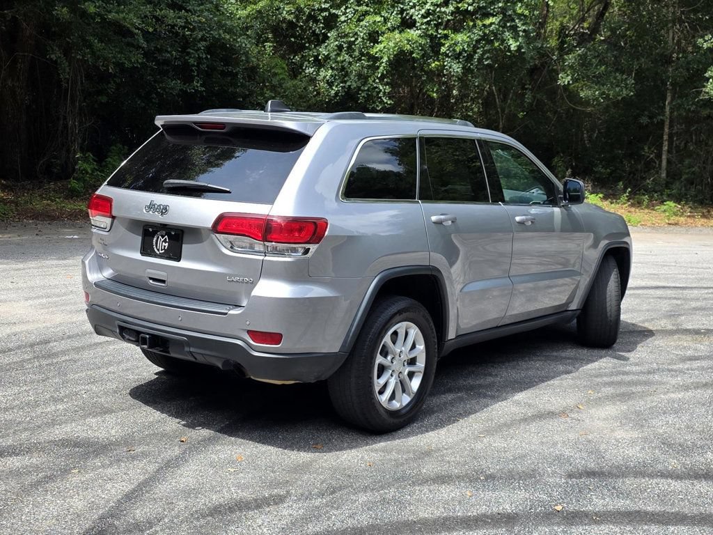 Used 2021 Jeep Grand Cherokee Laredo AWD/4WD image 5