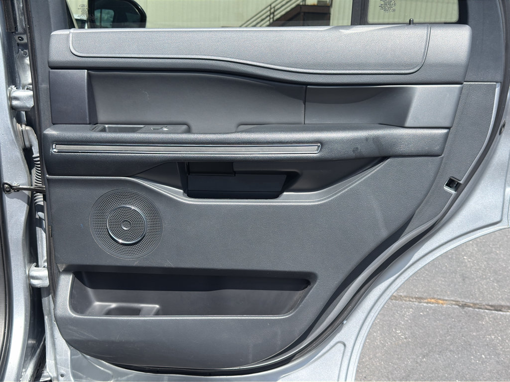 Used 2024 Ford Expedition XLT AWD/4WD image 32