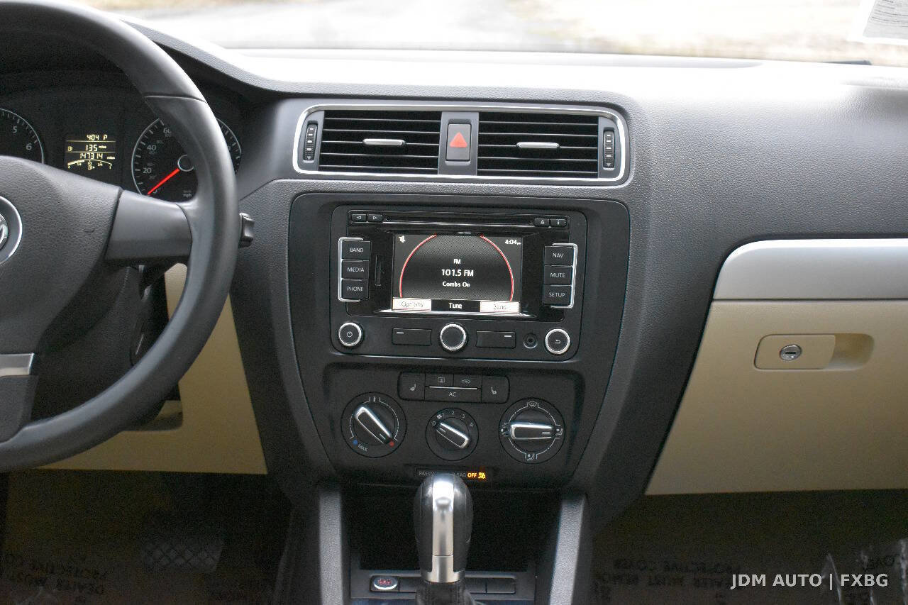 Used 2012 Volkswagen Jetta SEL FWD image 22