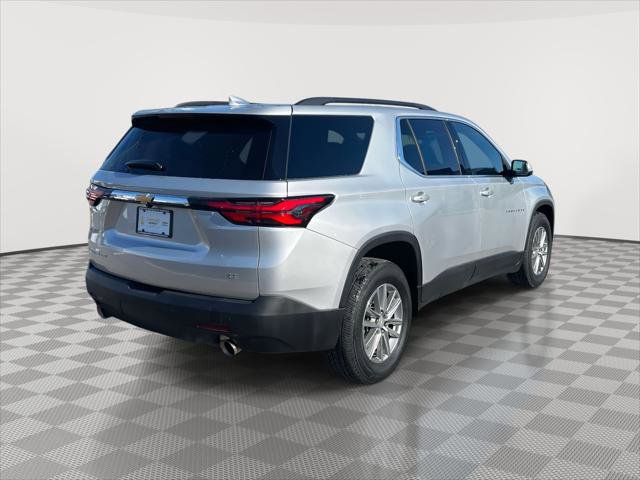 Used 2022 Chevrolet Traverse LT image 3