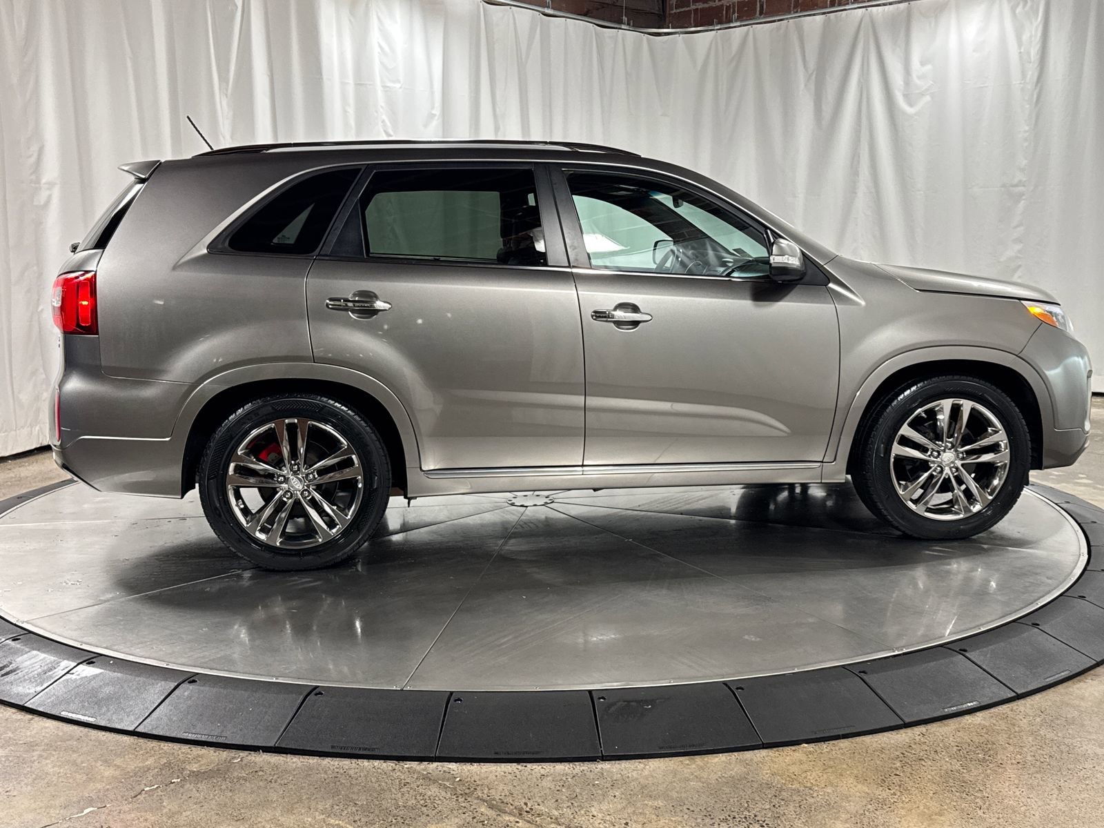Used 2014 Kia Sorento SX w/ 3rd Row Package FWD image 6
