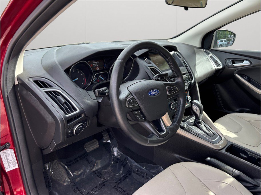 Used 2015 Ford Focus Titanium FWD image 6