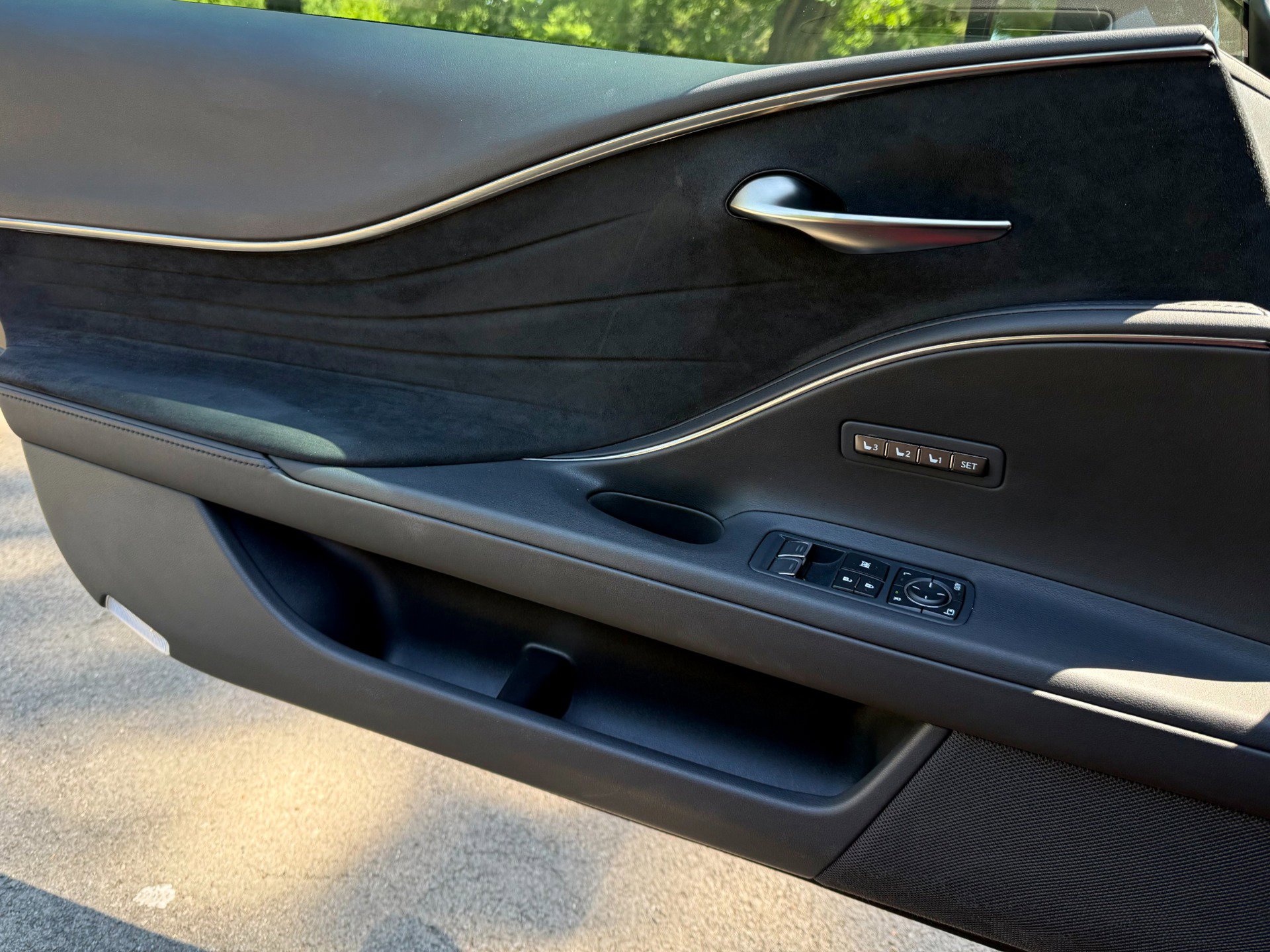 Used 2018 Lexus LC 500 Coupe w/ Sport Package RWD image 43